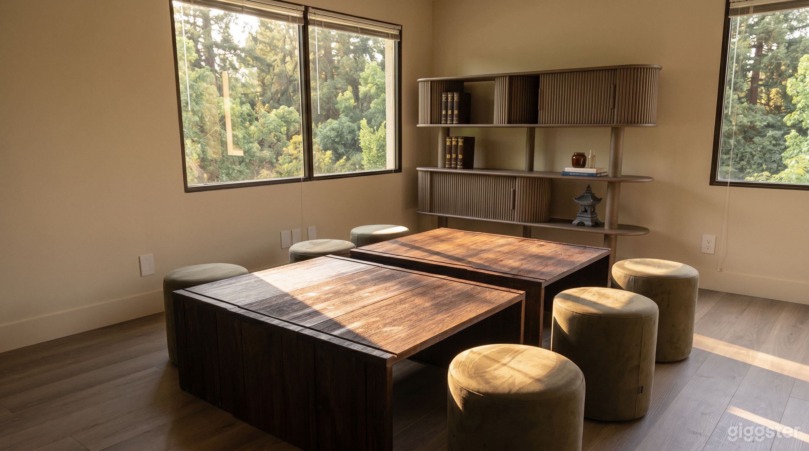 Japanese-Style Design Lounge Photo 2