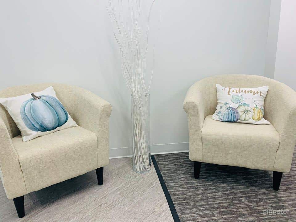 Modern Conference Room Photo 3