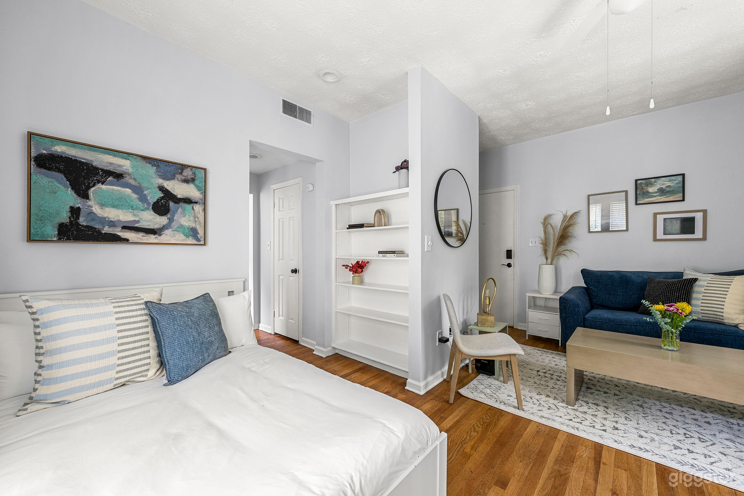 Parkfront Cloud - NEW! Chic Studio by the Park Photo 4