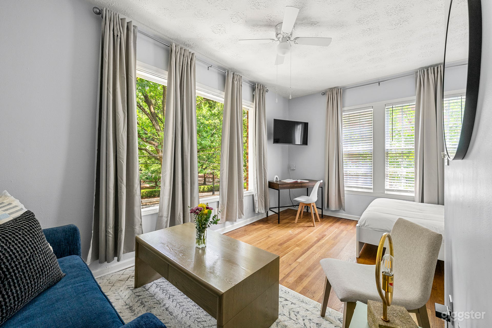 Parkfront Cloud - NEW! Chic Studio by the Park Photo 3