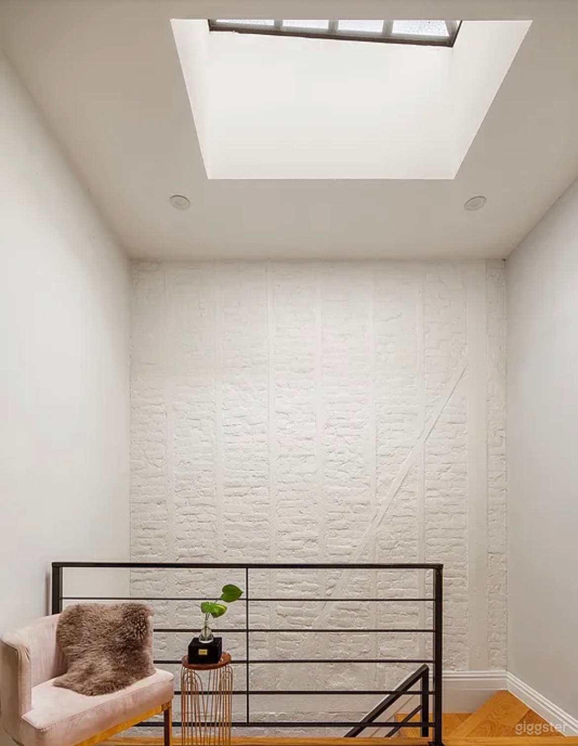 Creative Artist Oasis and Sundrenched Loft Studio Townhouse Photo 4
