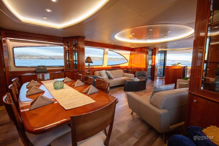  100' AZIMUT YACHT / NEWPORT BEACH 