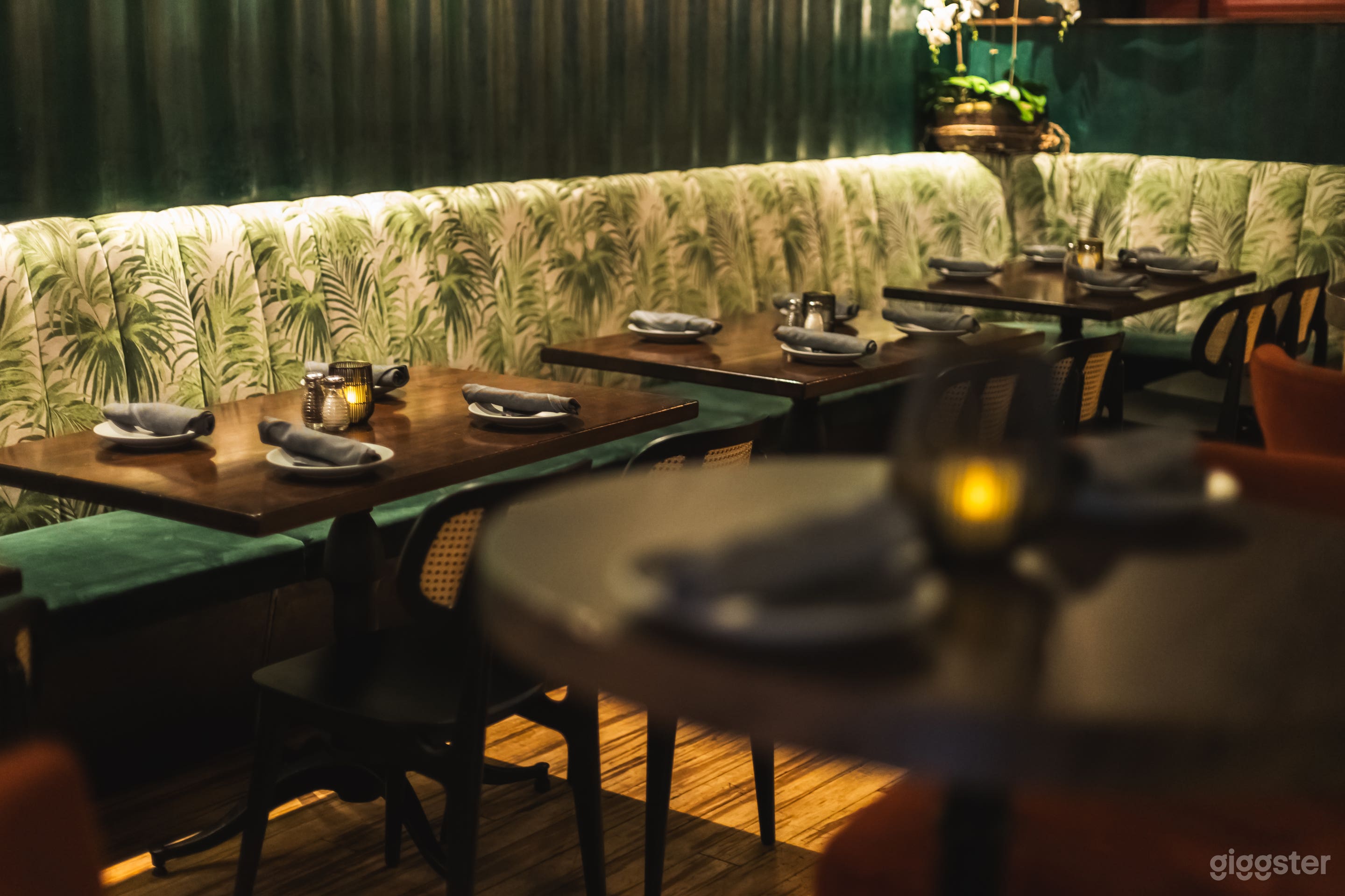 Island-Inspired Dining &amp; Lounge w/ 2 Full Bars  Photo 4