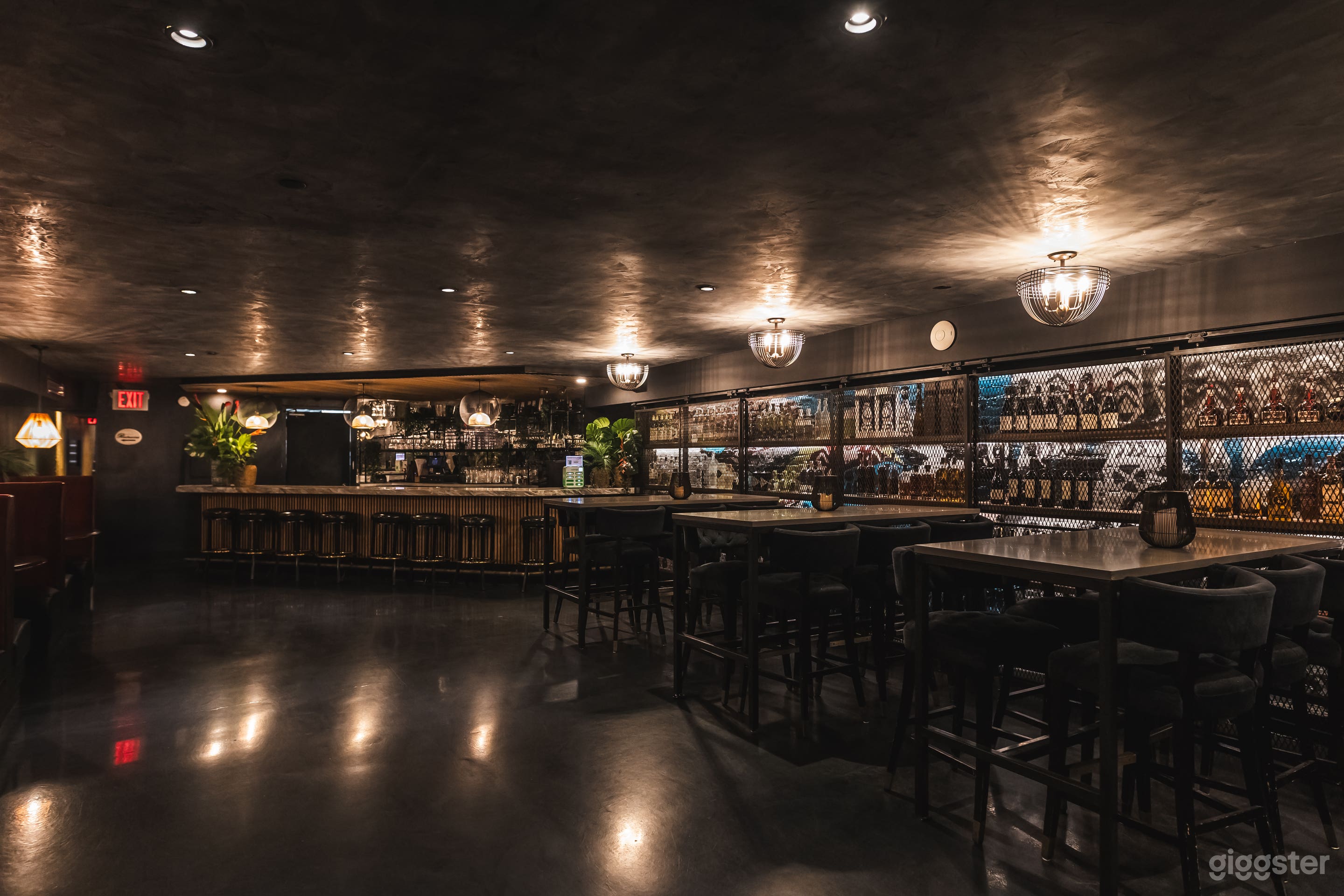 Island-Inspired Dining &amp; Lounge w/ 2 Full Bars  Photo 3