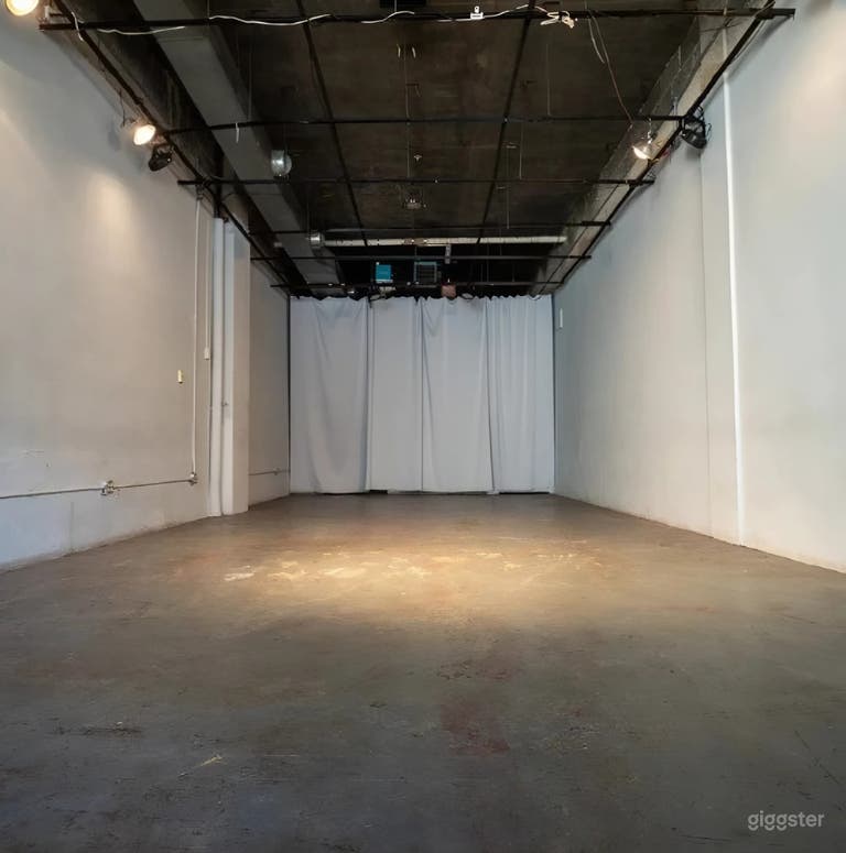  Spacious Main Level Event Space – 14’ Ceilings, AV Equipment 