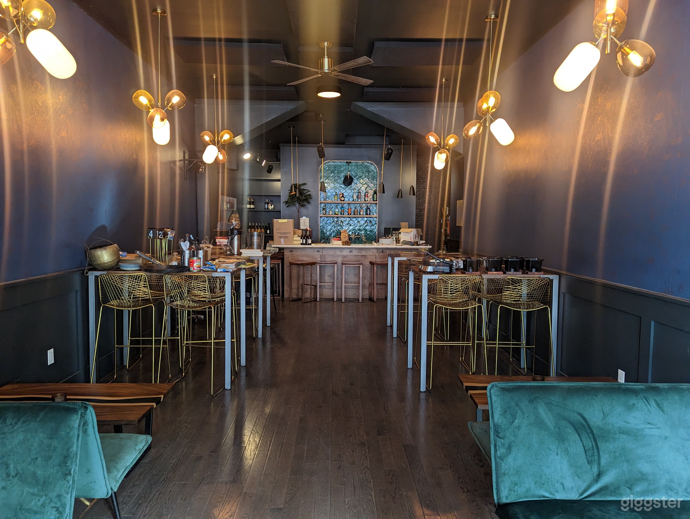 Cool Vacant Bar for Film/Video/Meetings  Photo 2