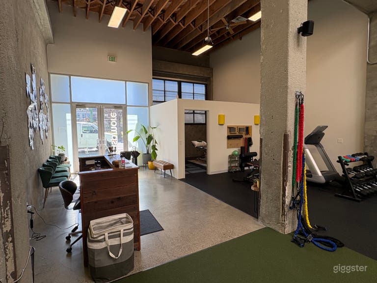  Spacious Industrial Loft Boutique Gym with Natural Light 
