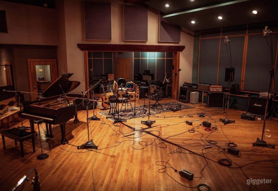 Studio A-Massive,State of the Art Recording Studio Photo 1