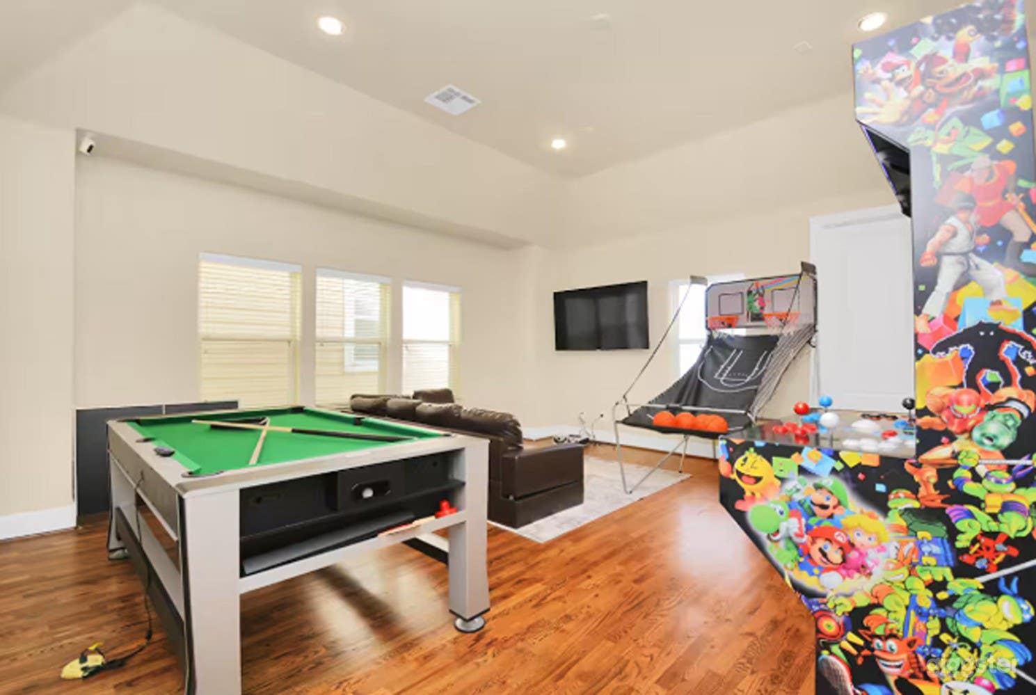 Game Room &amp; Social Entertainment Space for Events, Parties Photo 1