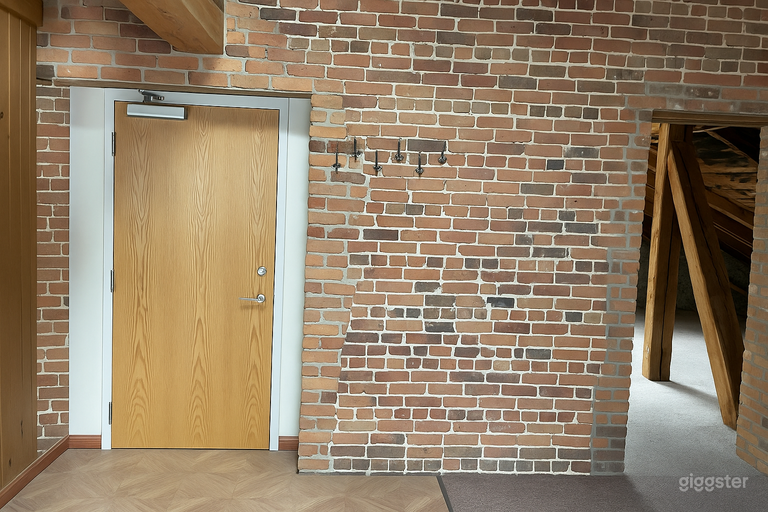  Spacious Old Montreal Loft | Perfect for Parties & More 