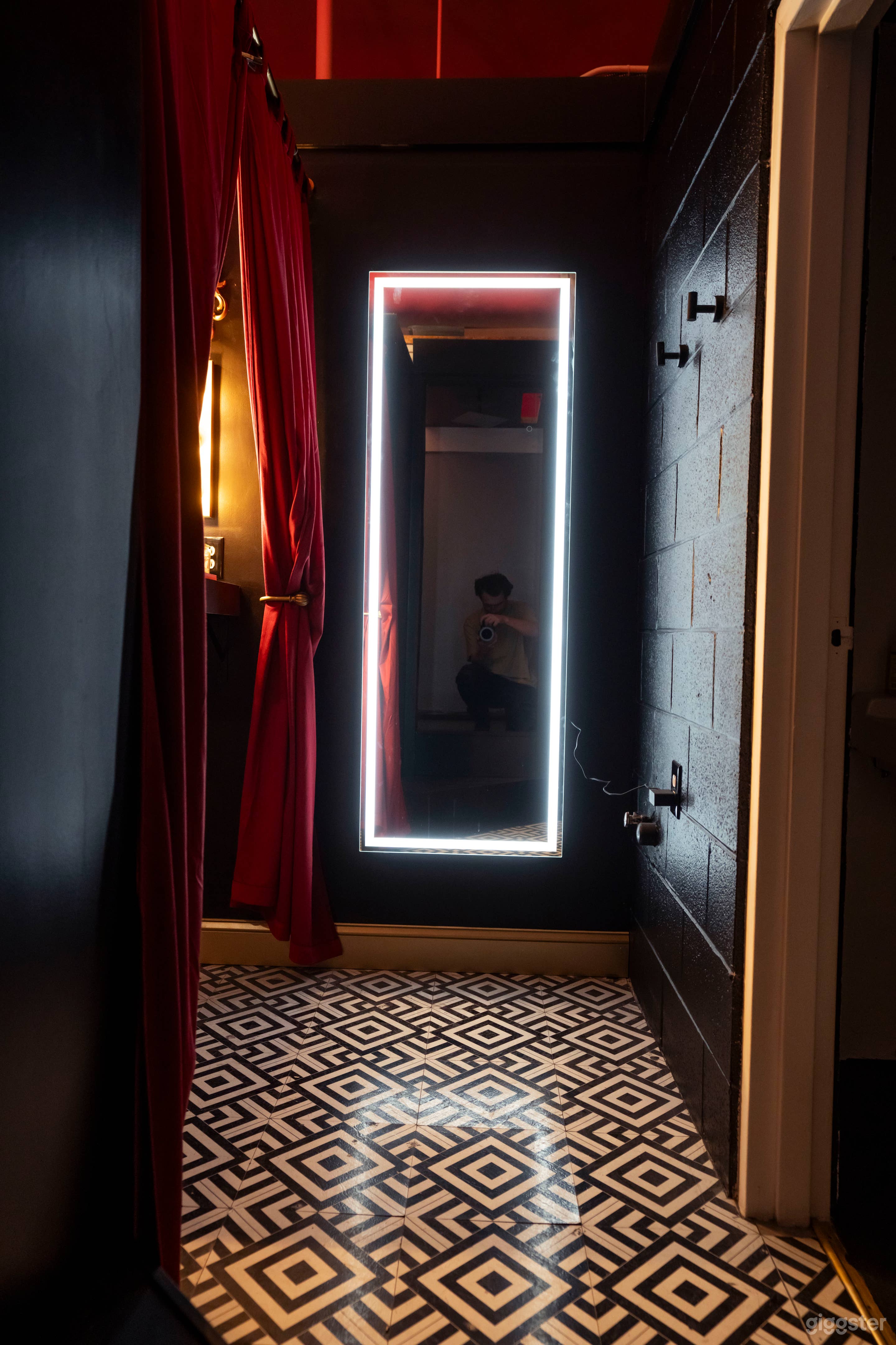 Nashville Creatives Studio - Vanity Room Photo 4