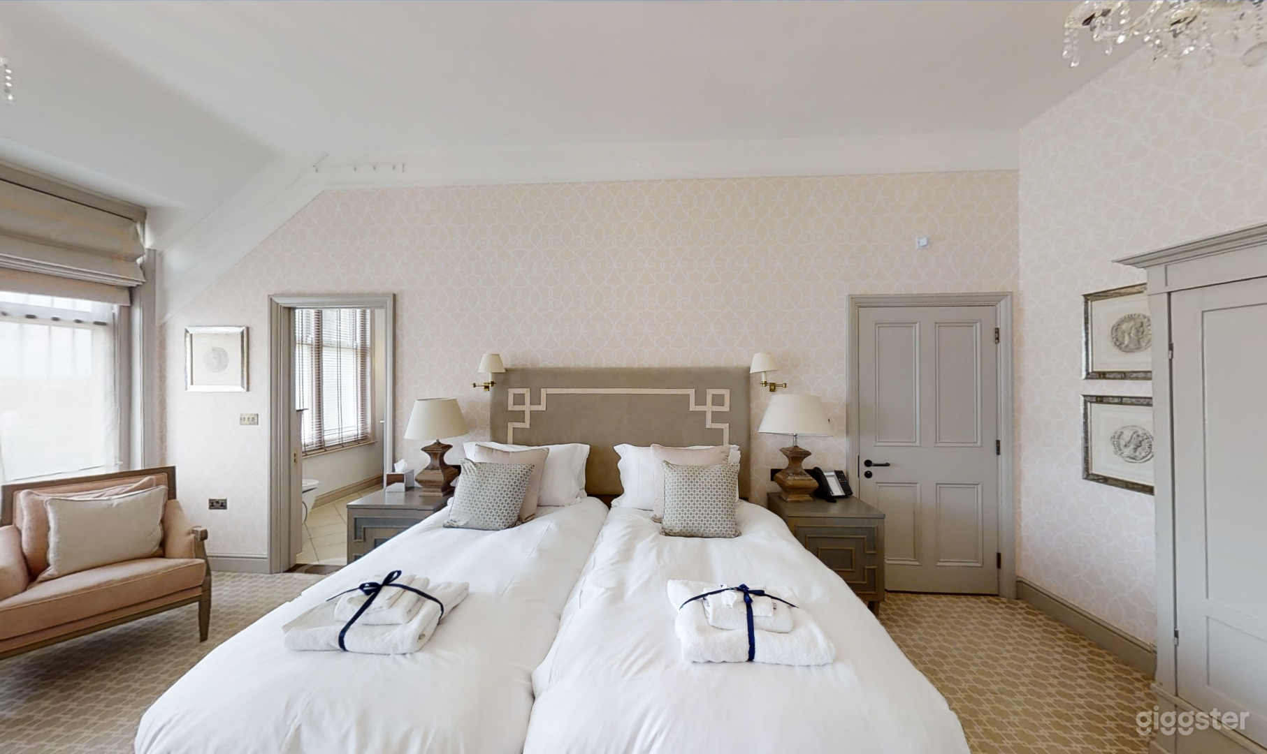 Waxwing Room  Photo 3