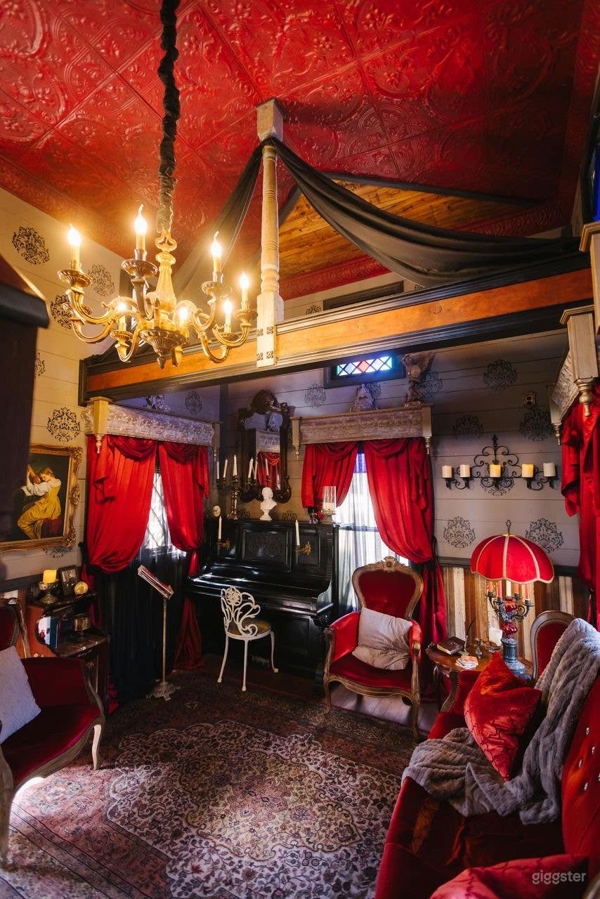 Hill Country Gothic Victorian Home on 10-acre property Photo 4