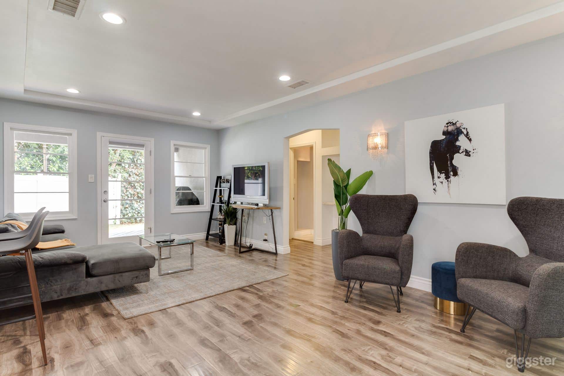 Picfair Village Modern Photo 3