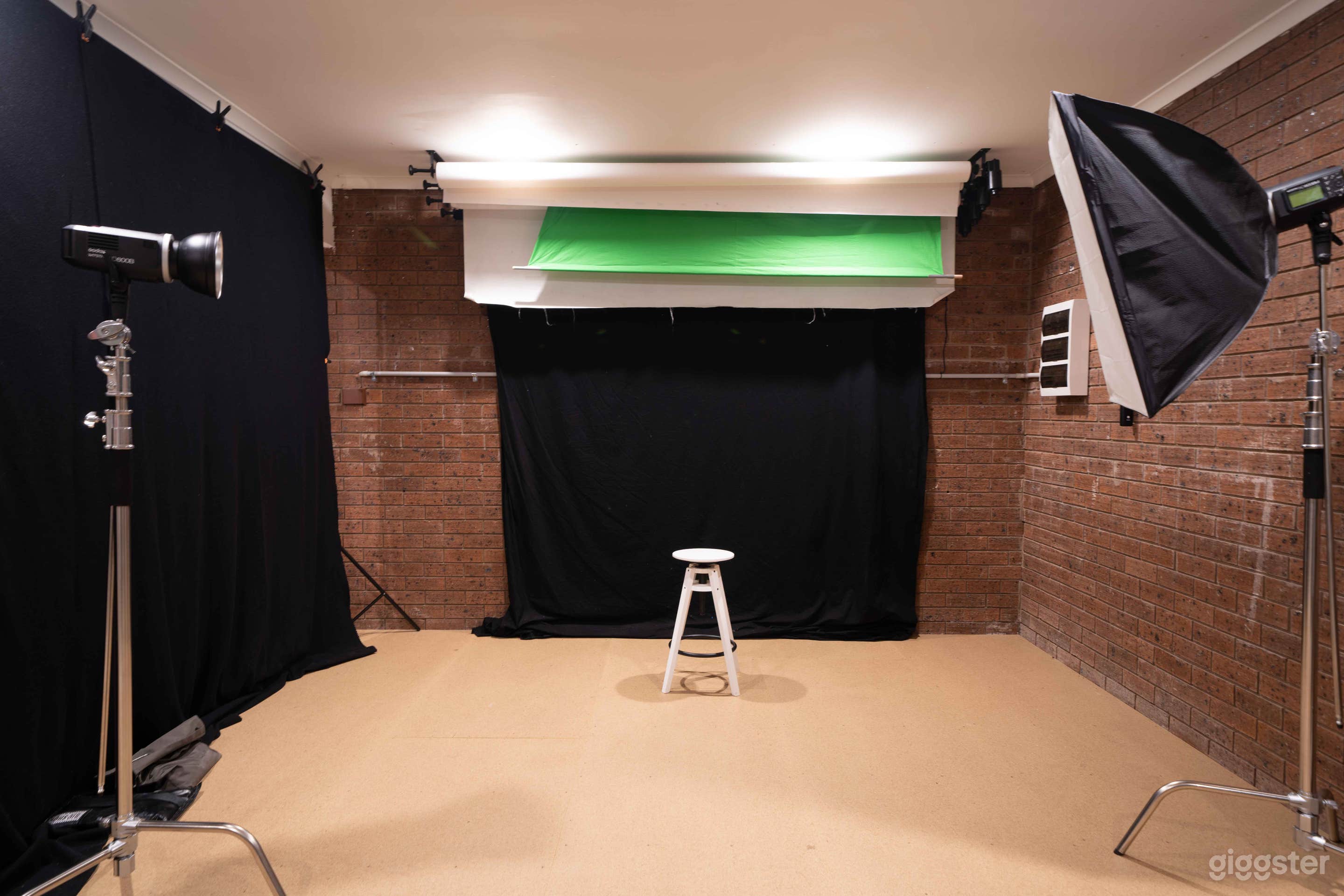 Photographic Studio Photo 1