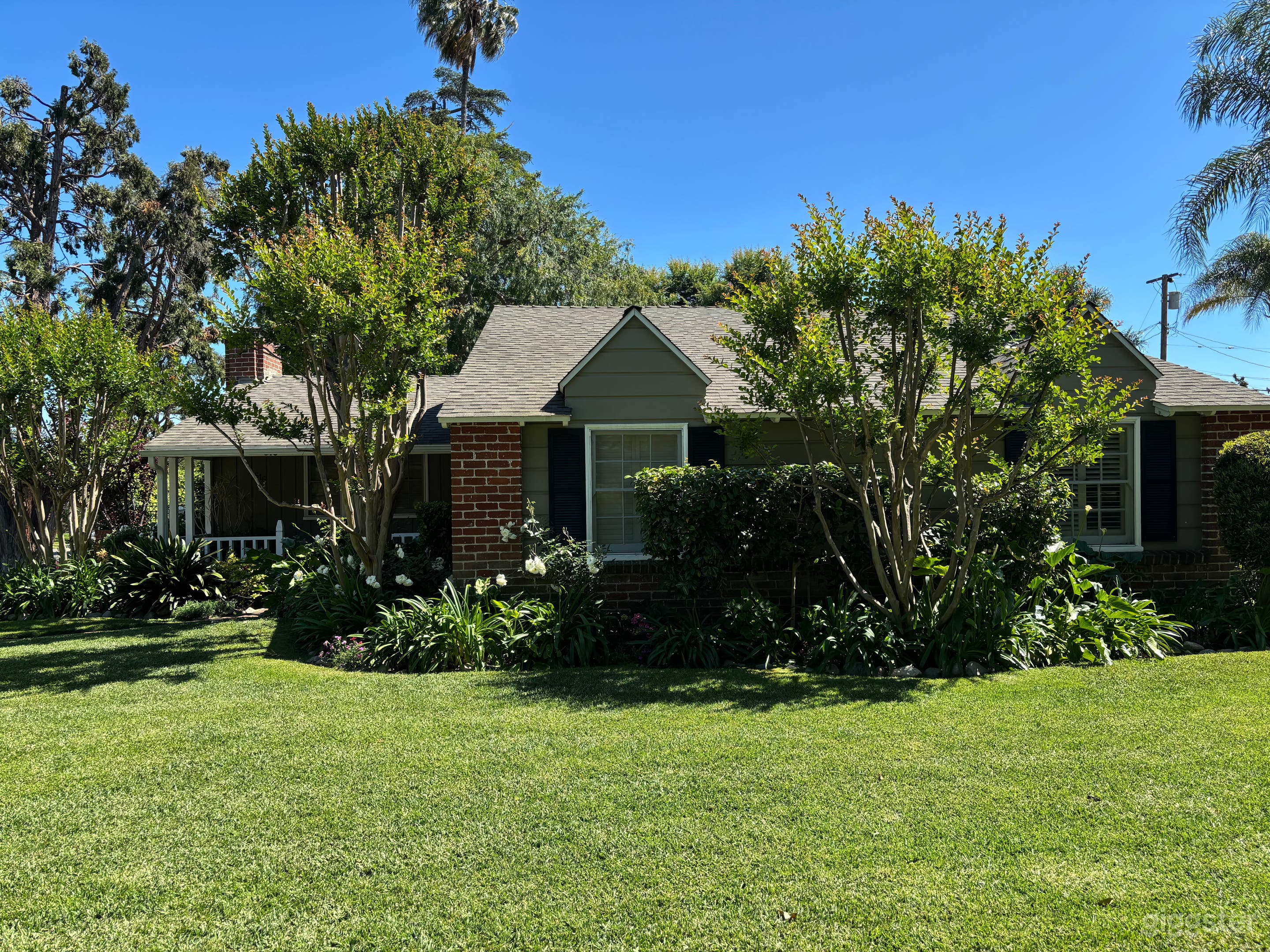 Charming, traditional gem in lovely area. Photo 1