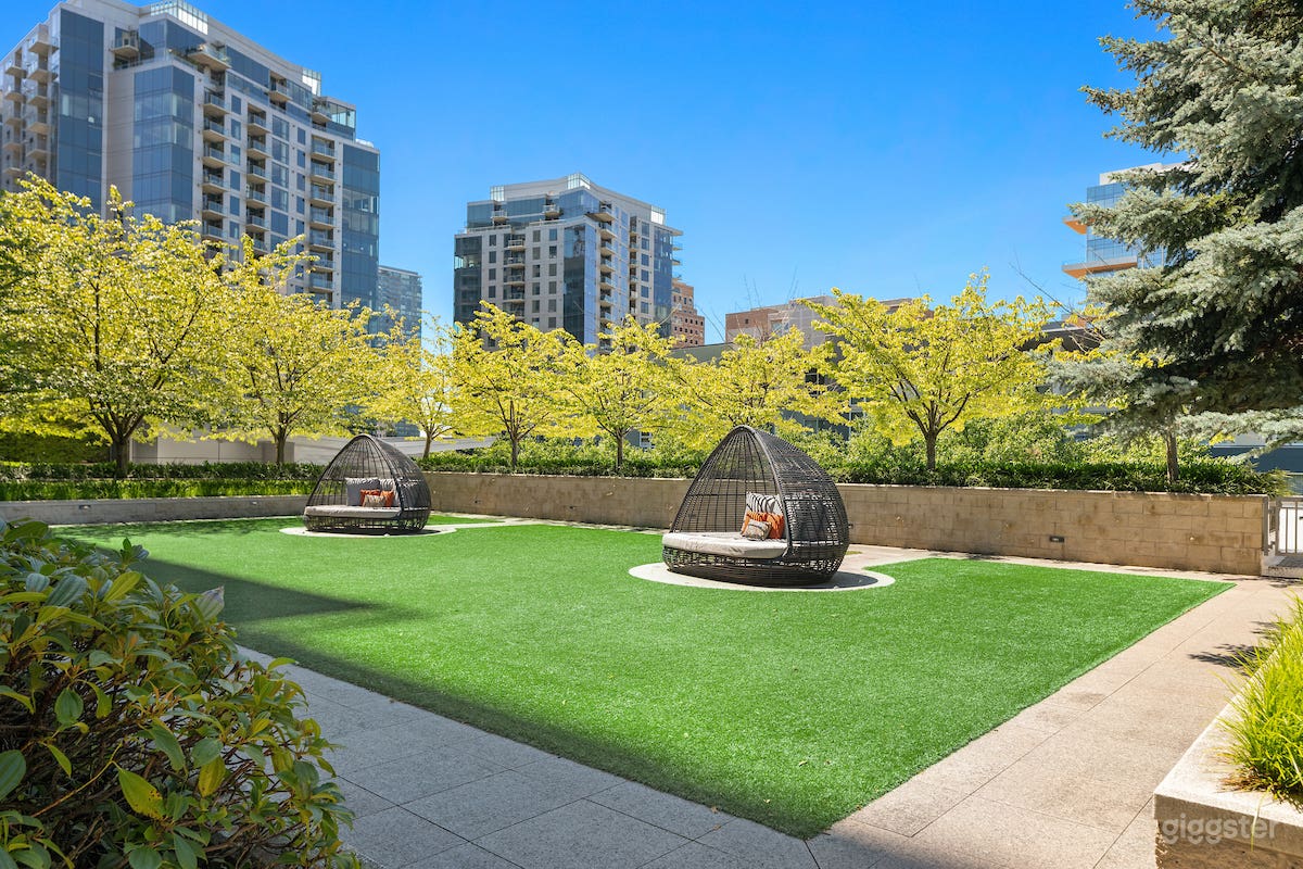 Charming Terrace w/ Billiards Room in Bellevue Photo 2