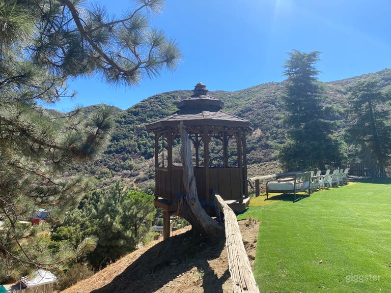  Cliffside Garden & Gazebo Overlooking Desert Valley 