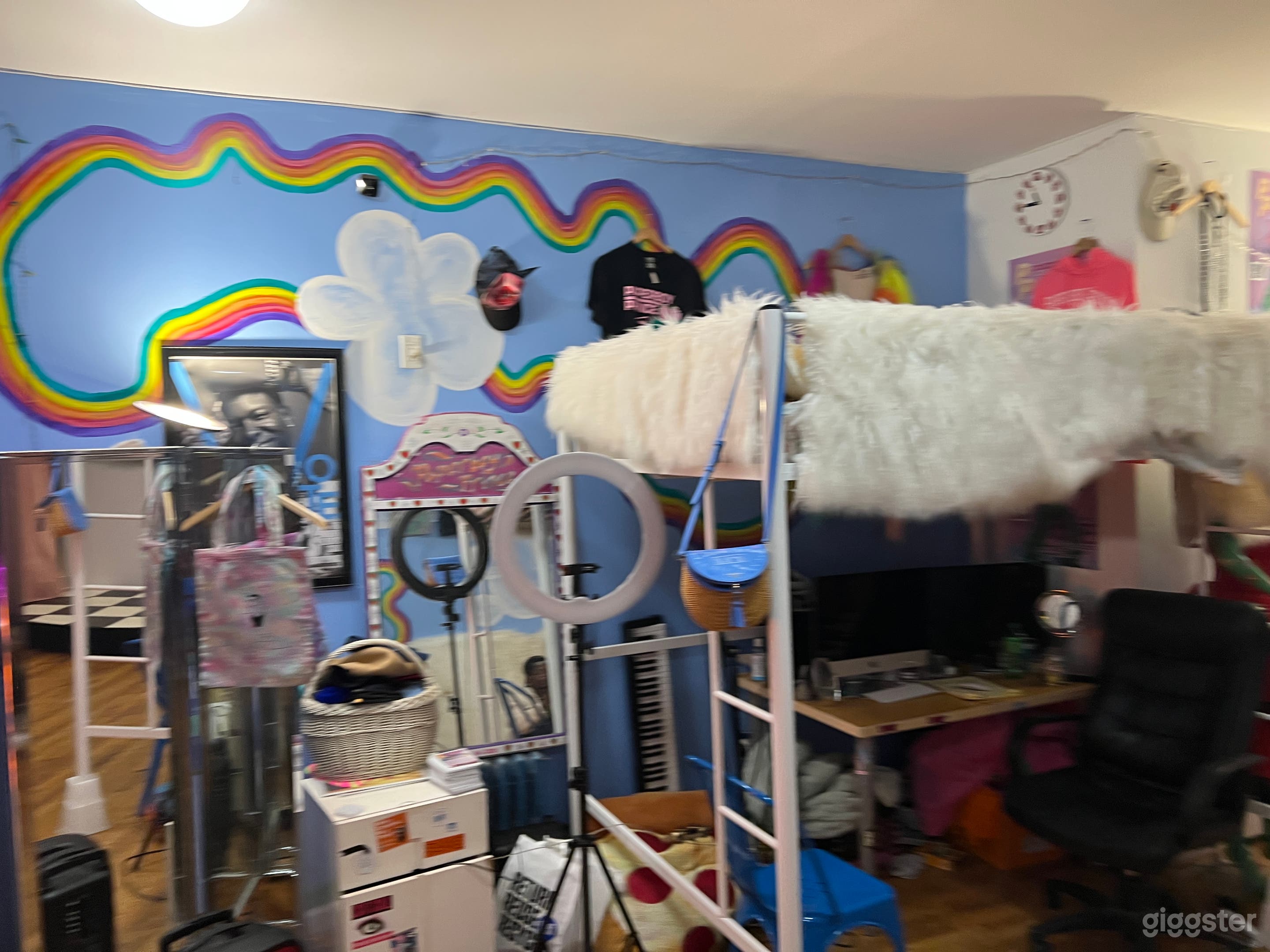 Colorful Bushwick Store Photo 4