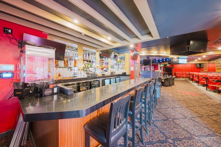  NEON DREAMS AT THE HOLIDAY ESCAPE 