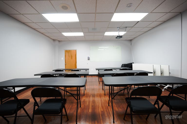  Modern Laurel Classroom & Training Space 