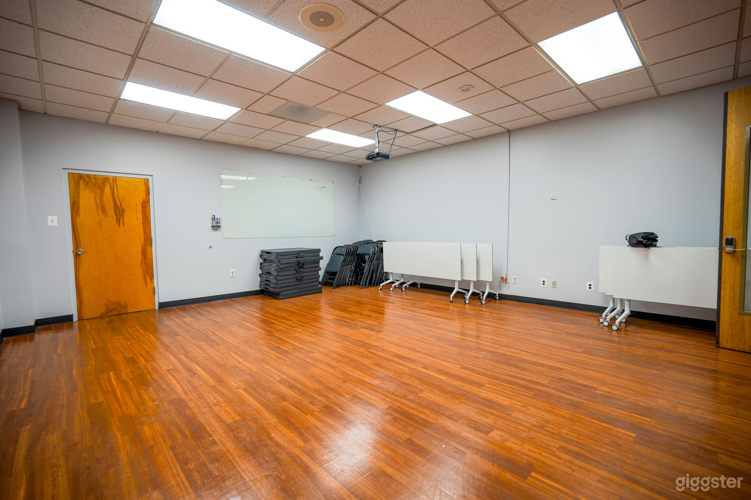 Modern Laurel Classroom & Training Space Photo 3