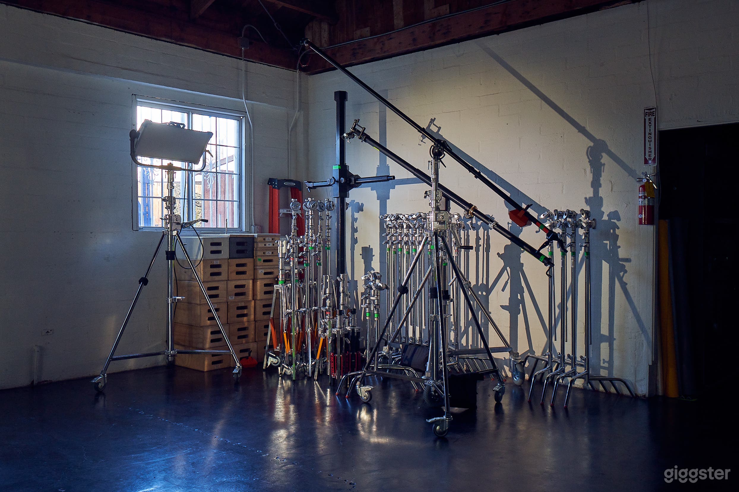 Spacious cyc wall studio near Silver Lake  Photo 3