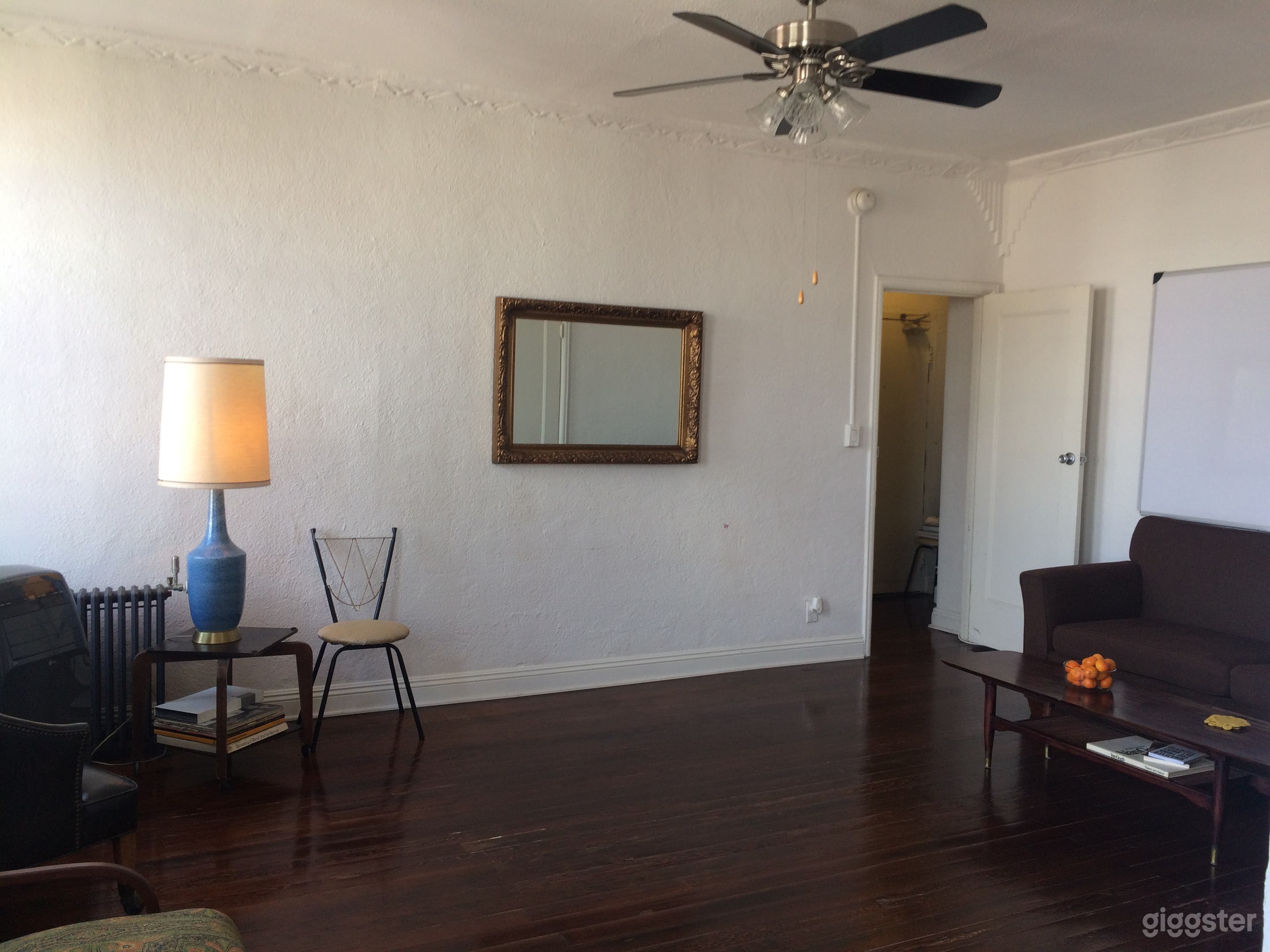 New York Style Urban Apartment with City View Photo 2