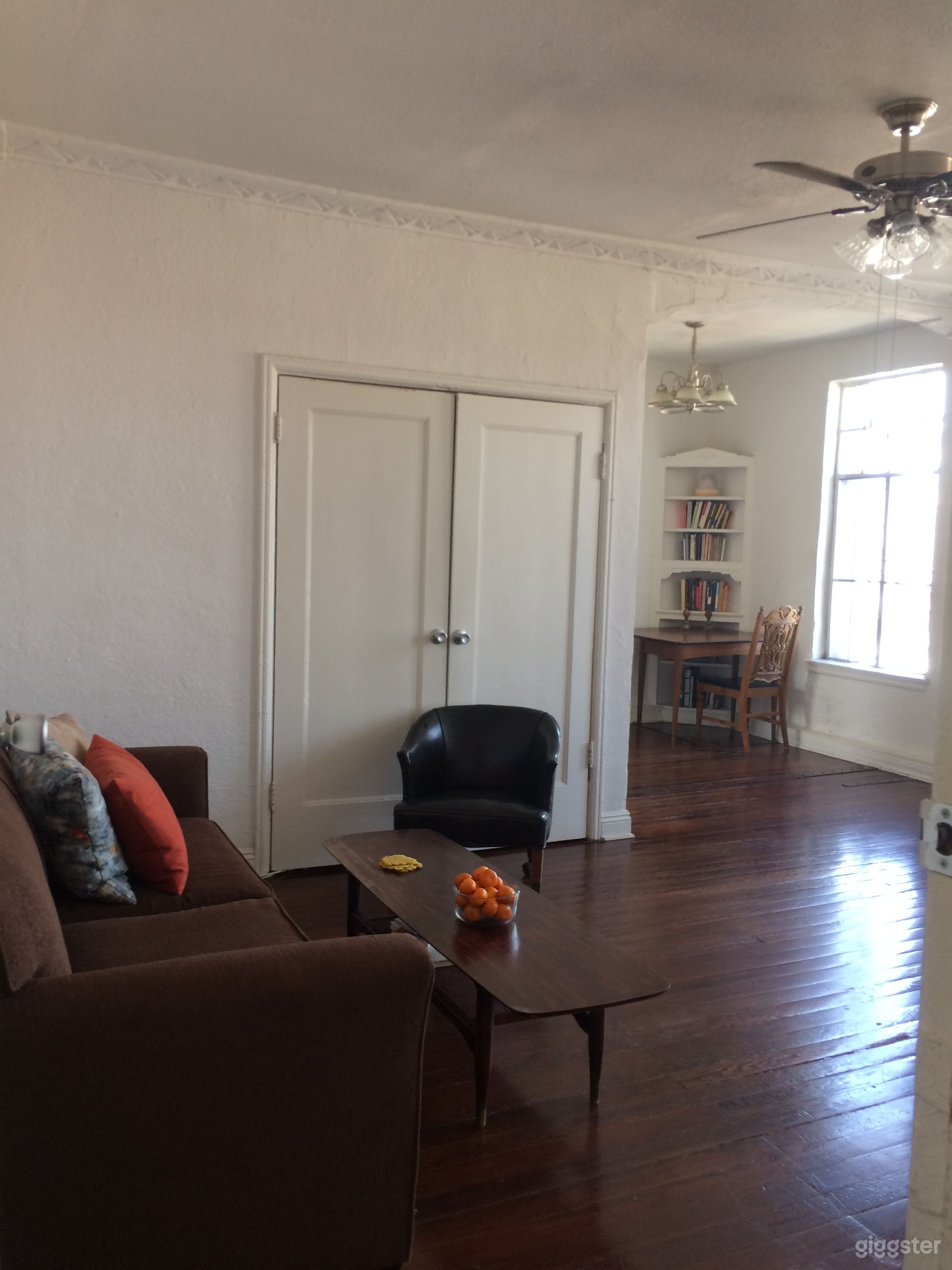 New York Style Urban Apartment with City View Photo 4