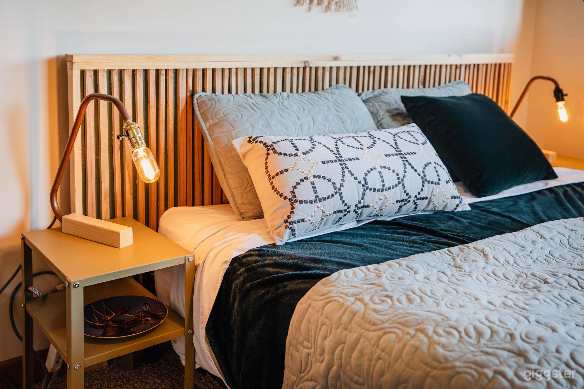 Panoramic Mountain Views and Private Pond Photo 4