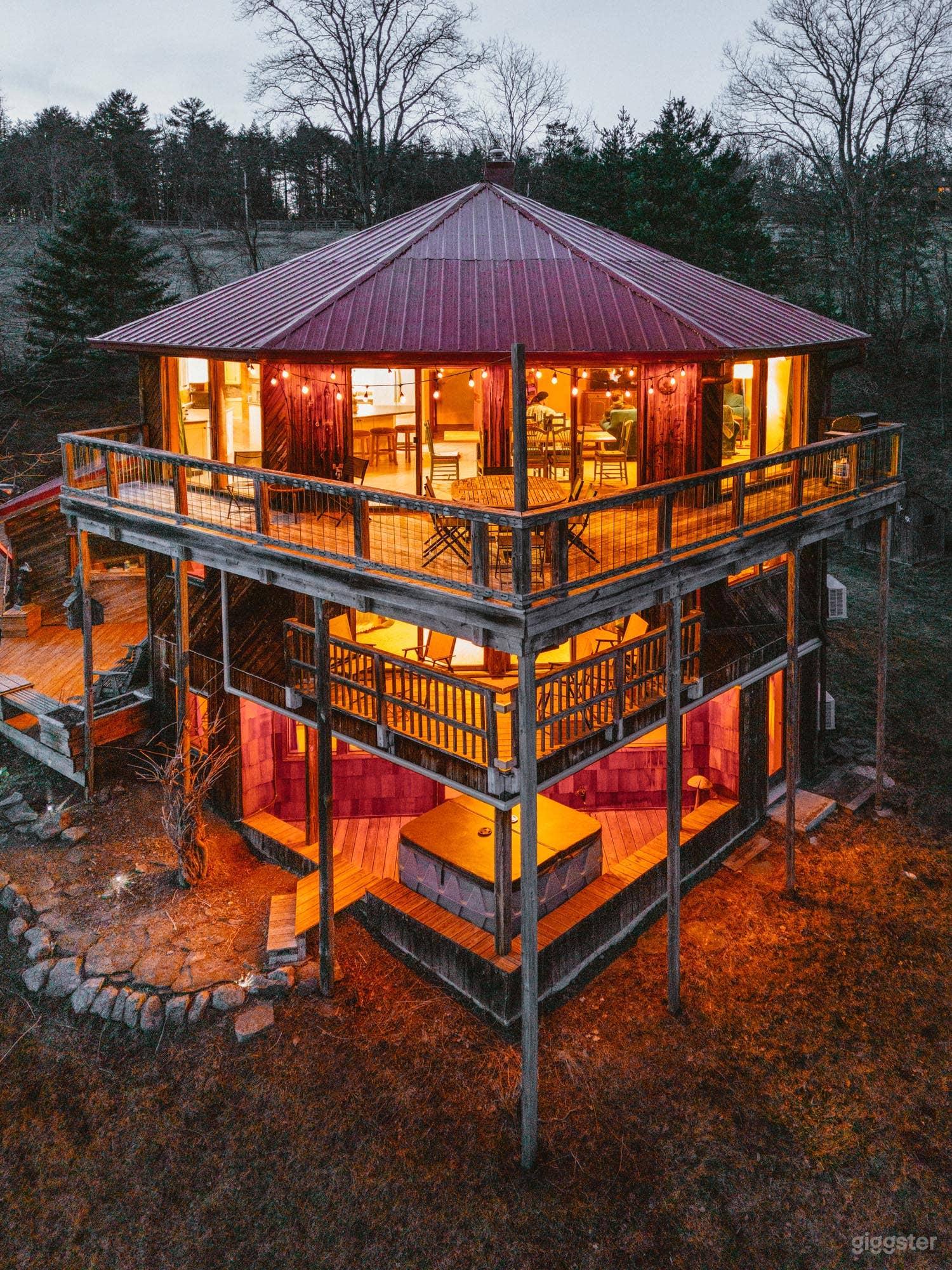 Panoramic Mountain Views and Private Pond Photo 2