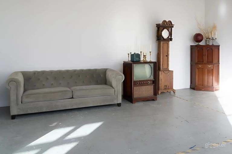  5,000sqft Creative Space in PDX | Props/Furniture/Sets 