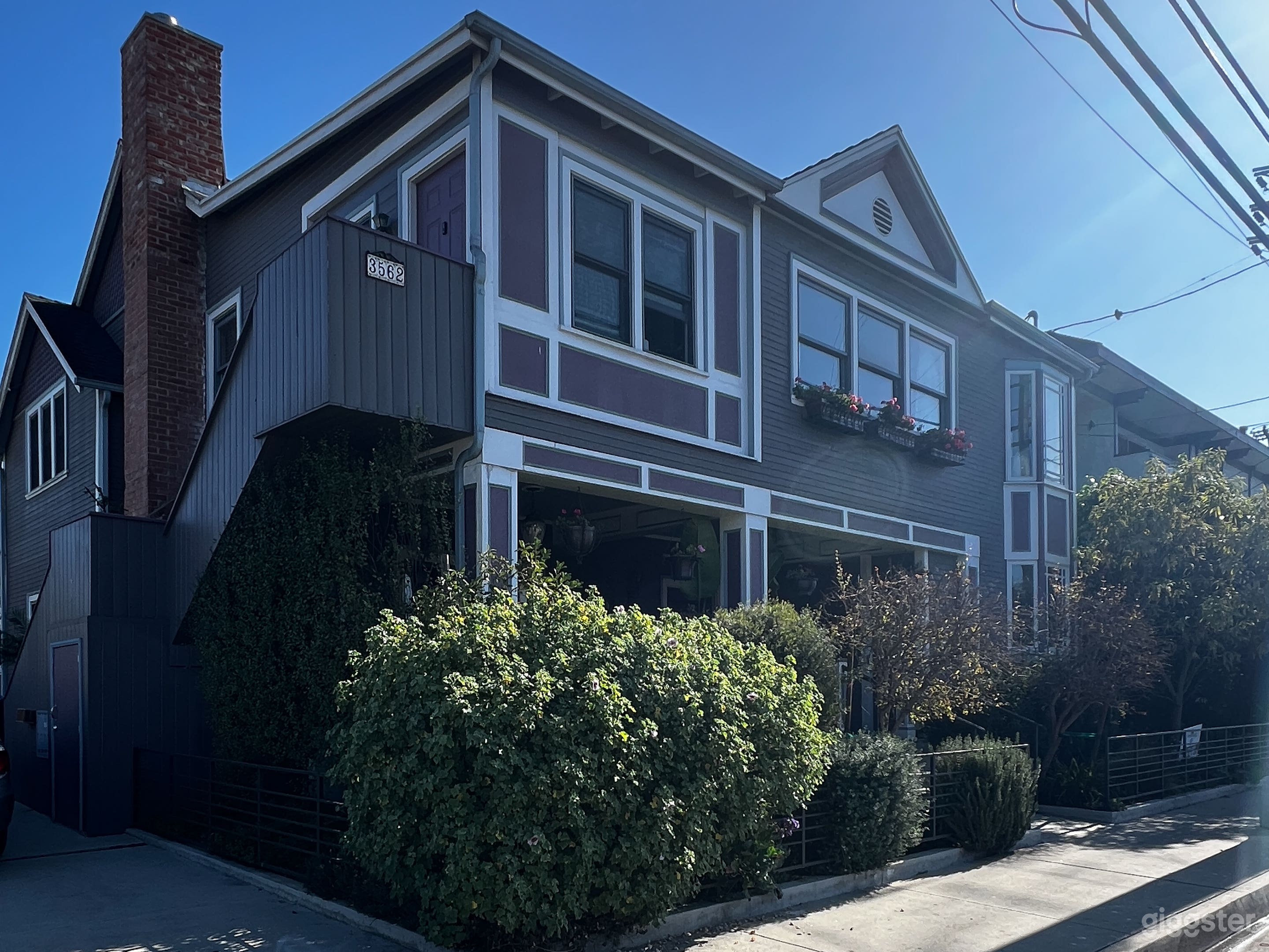 Charming updated 1907 Victorian. Photo 3