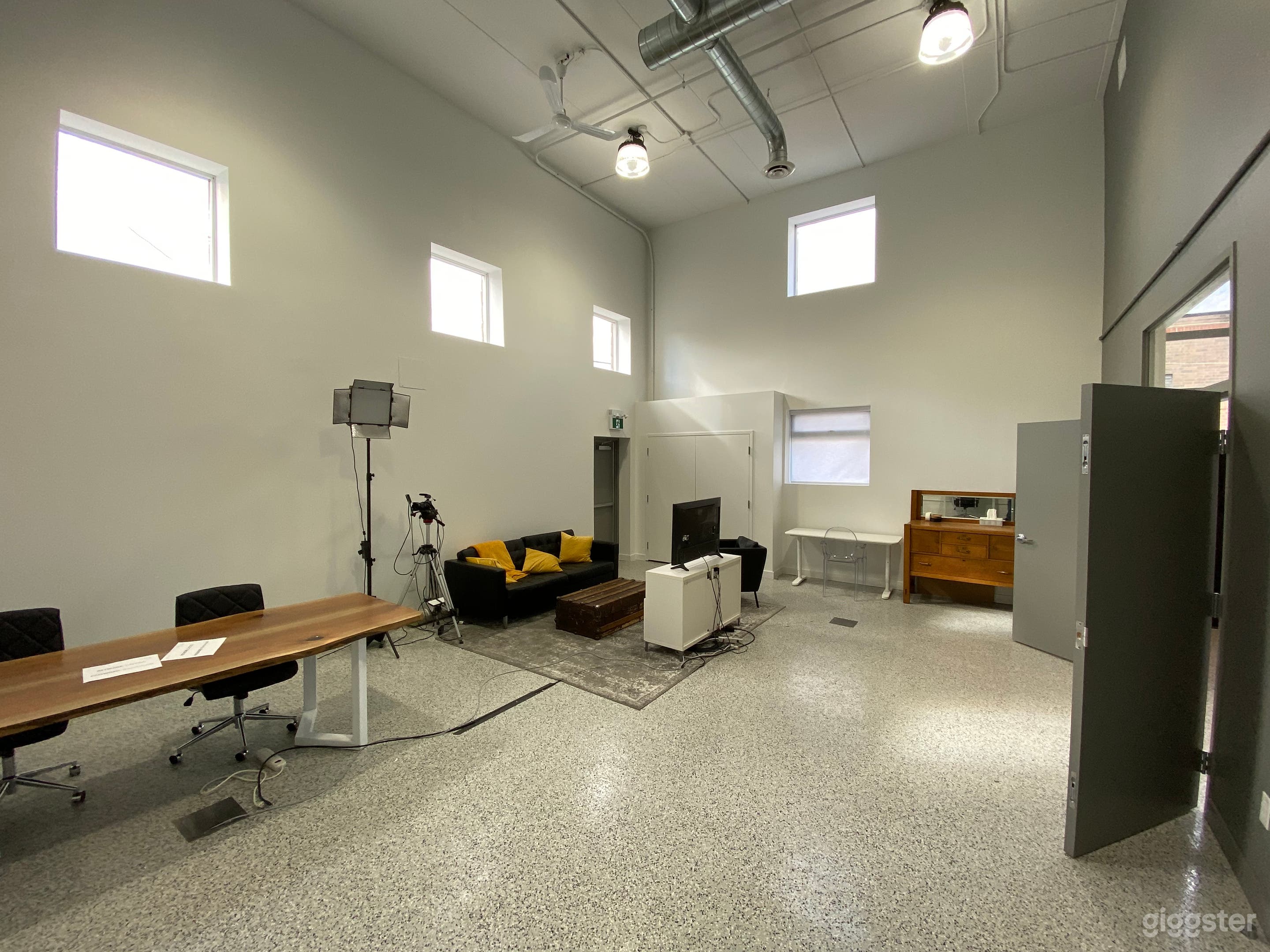 Studio room (facing Northwest)