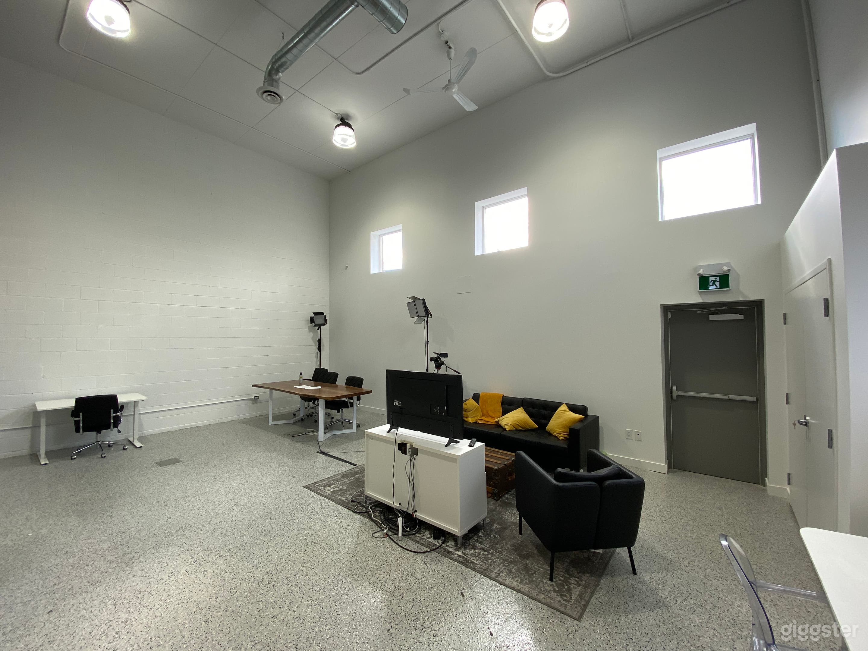 Studio room (facing Southwest)