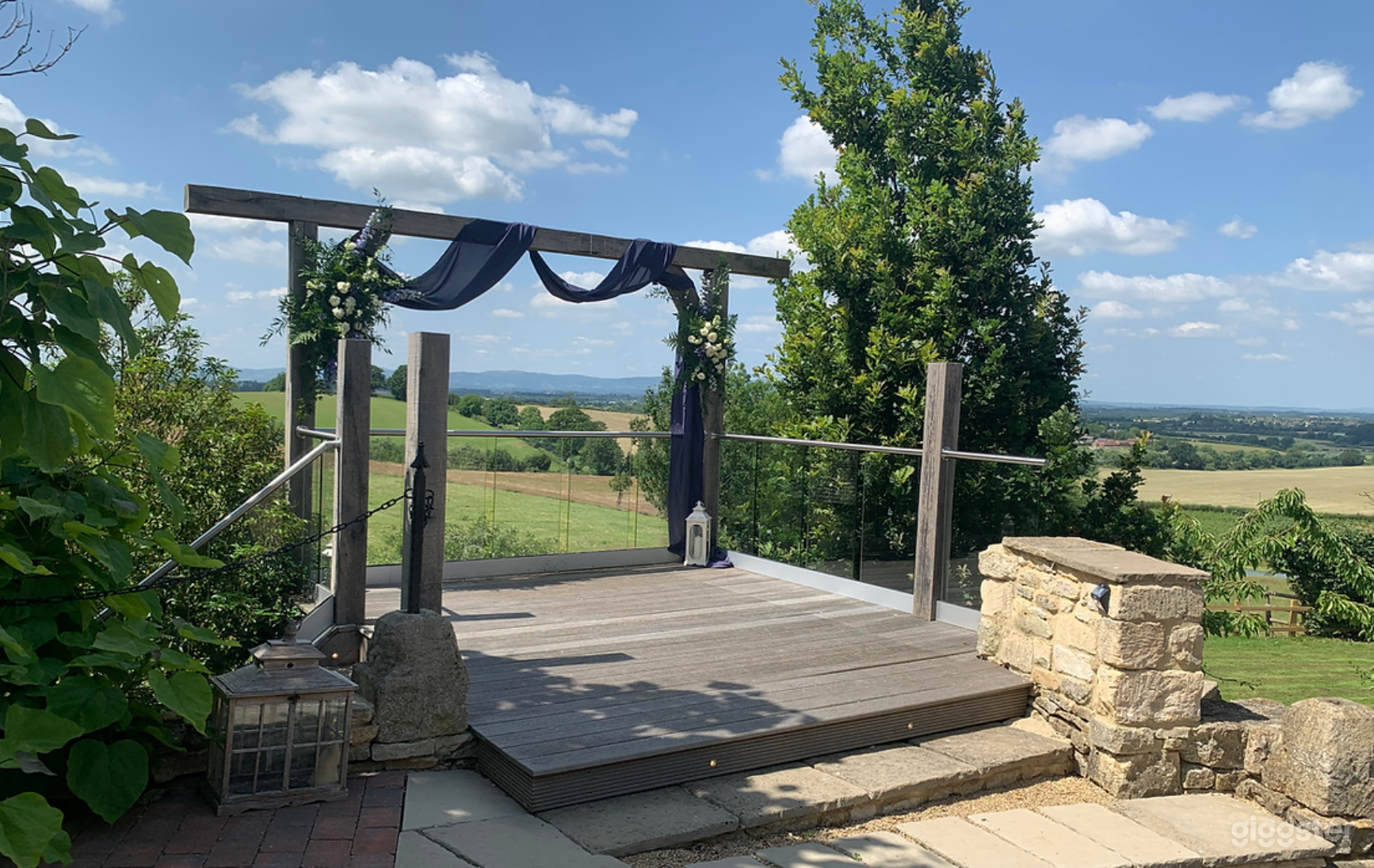 Stunning Viewpoint with Lake &amp; Hill Views Photo 1