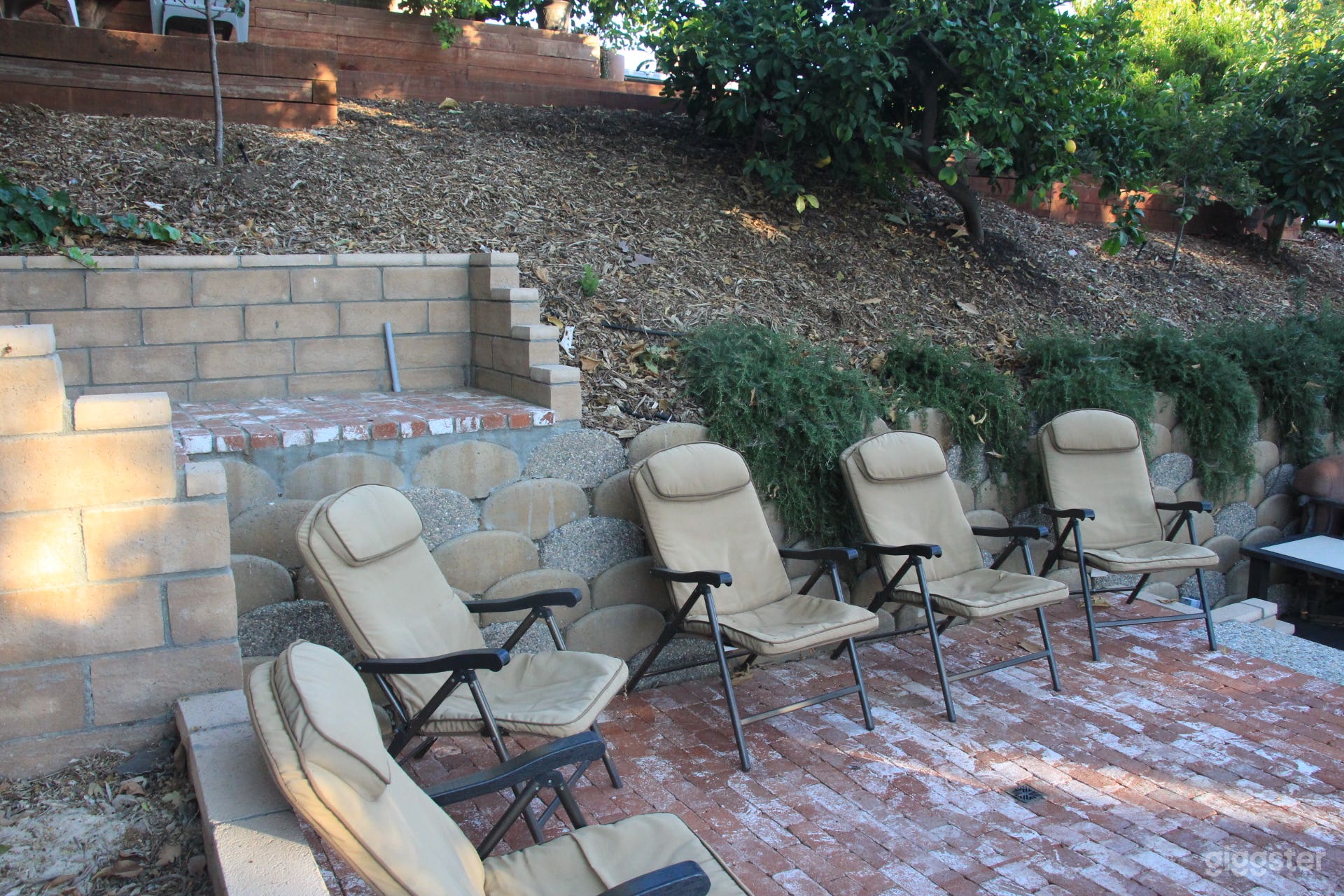 Private Charming Ranch Photo 4