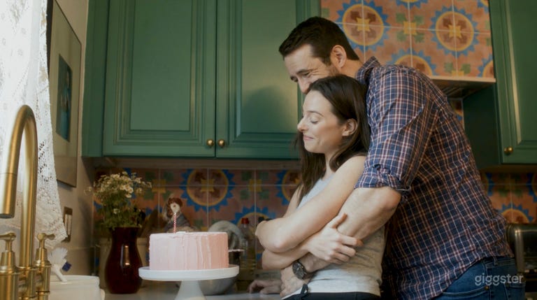  2 Bedroom w/Funky Kitchen & Charming Vintage Style 