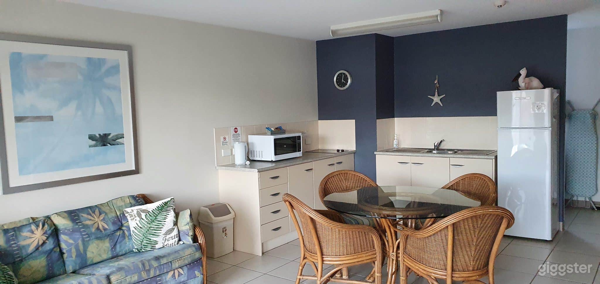 1 BR TOWNHOUSE APARTMENT Photo 2