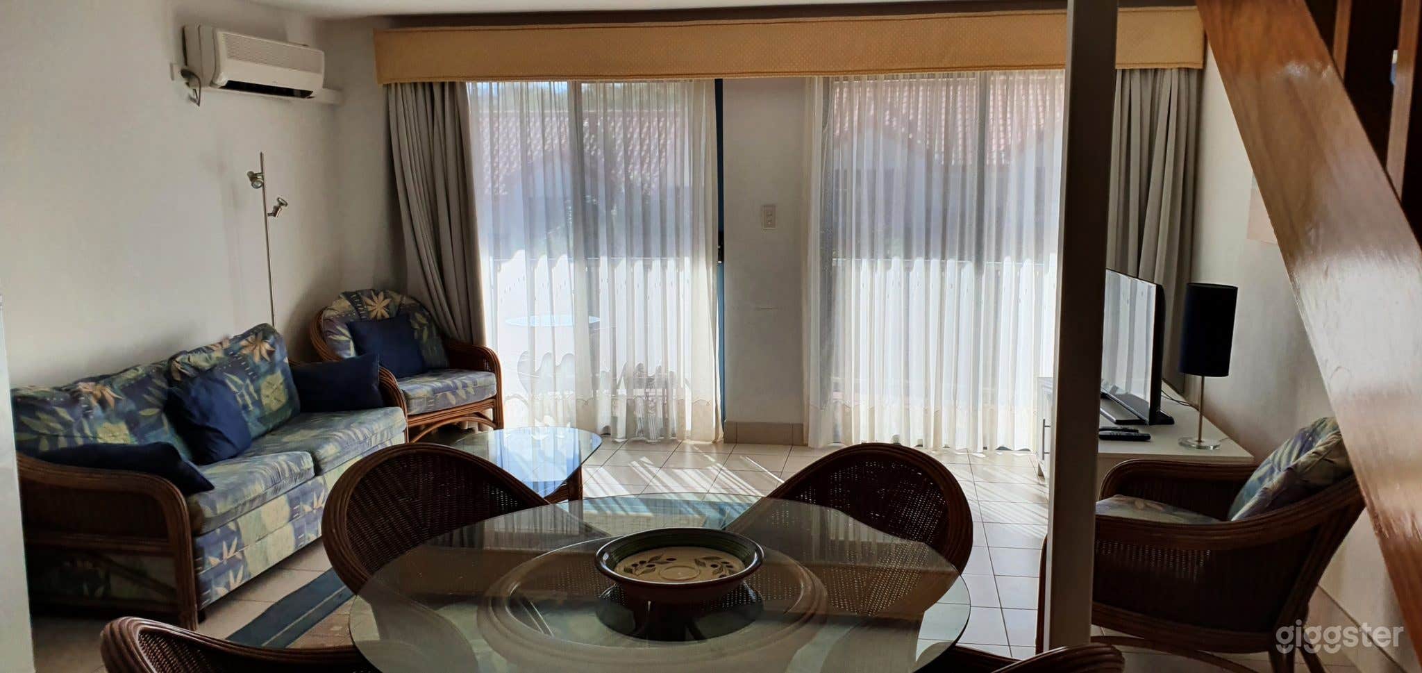 1 BR TOWNHOUSE APARTMENT Photo 1