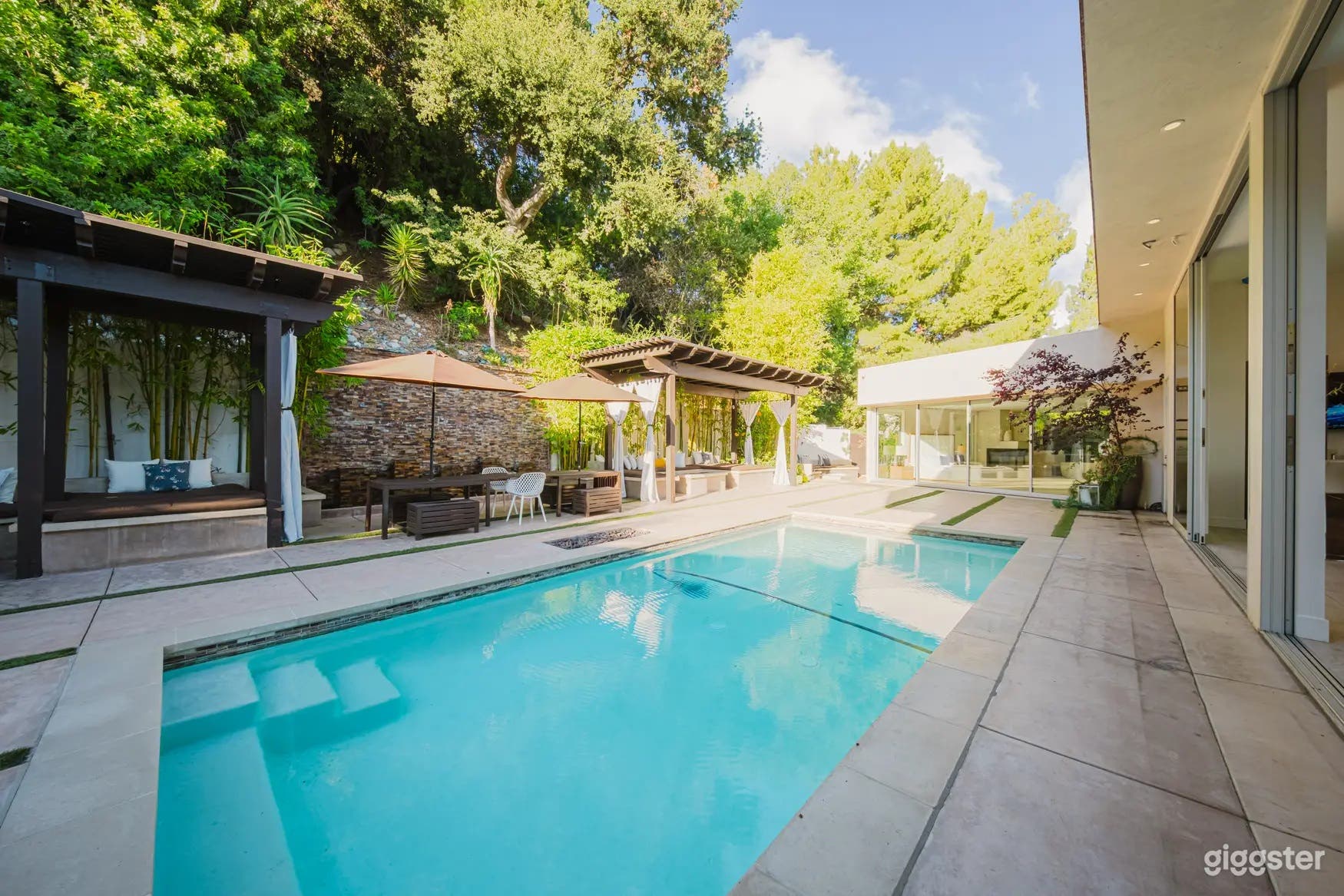 WRAPPED IN GLASS : COURTYARD POOL Photo 1