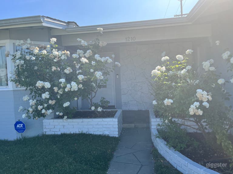  Burbank Mid-century modern house next to Chandler bike path 