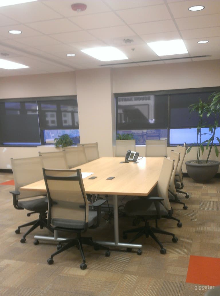  Downtown space with great space and views 