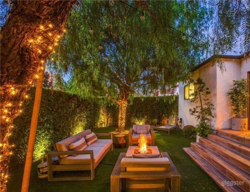 Stylist Modern Home  Photo 2