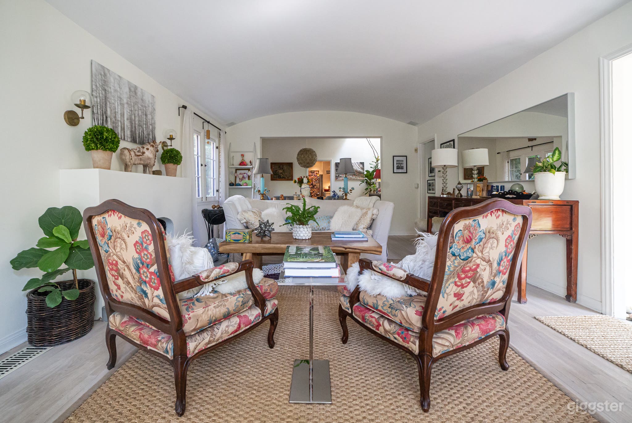 1920's Spanish Home w/ Pool in a Tropical Paradise Photo 3