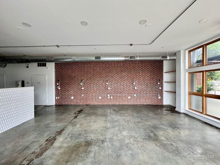  Sunny East Corner Space – Quiet Professional Gatherings 