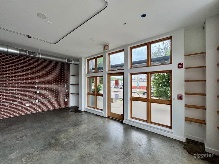  Sunny East Corner Space – Quiet Professional Gatherings 