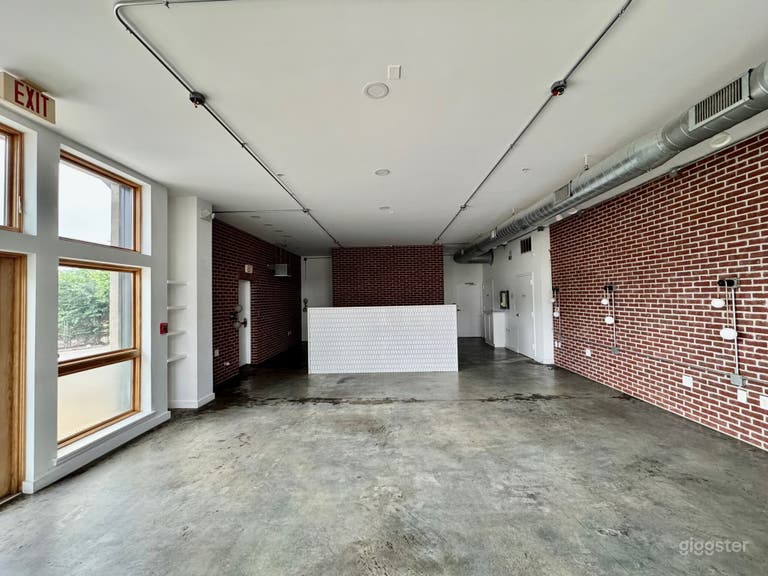  Sunny East Corner Space – Quiet Professional Gatherings 