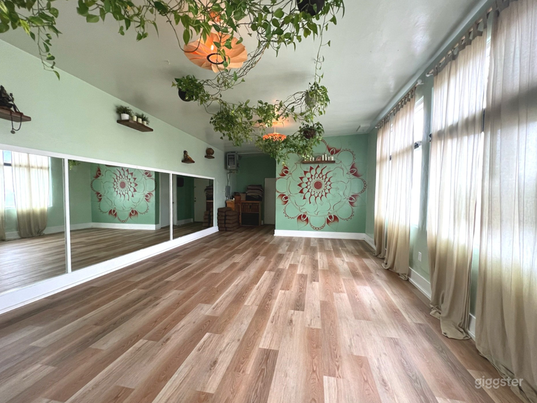  Ocean Beach Tranquil Studio and Event Space 