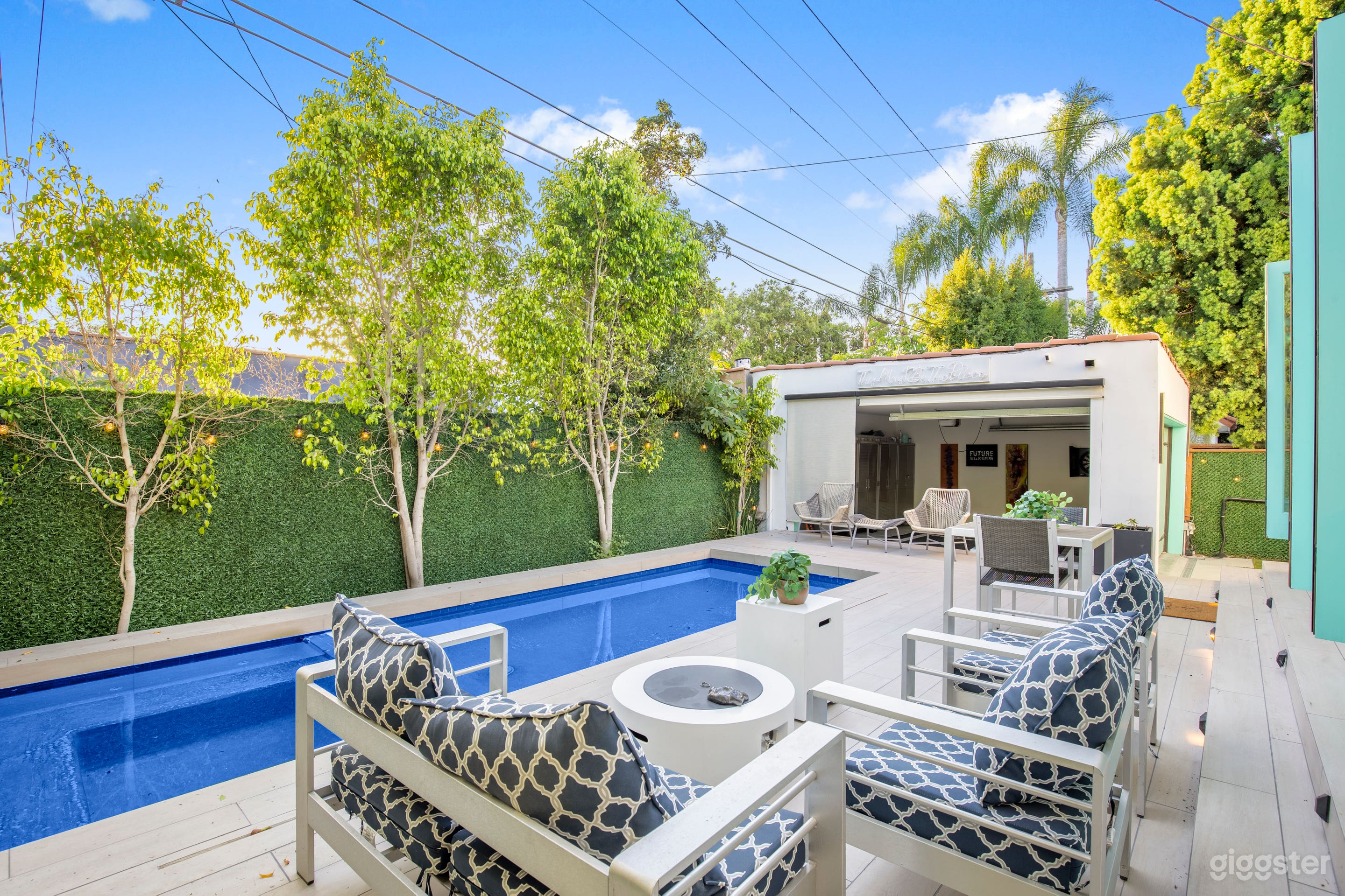 COLOR-POP CASITA W/ POOL & RETRO CHARM Photo 4